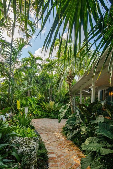 Tropical Backyard Garden 2018 Hgtv Ultimate Outdoor Awards Hgtv
