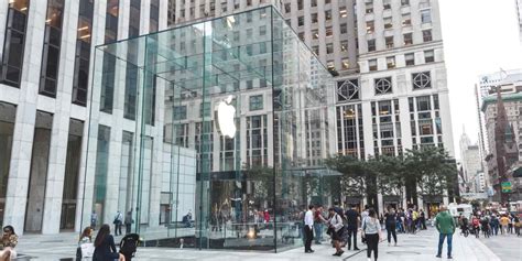 Check Out The New Apple Store On 5th Avenue In Nyc