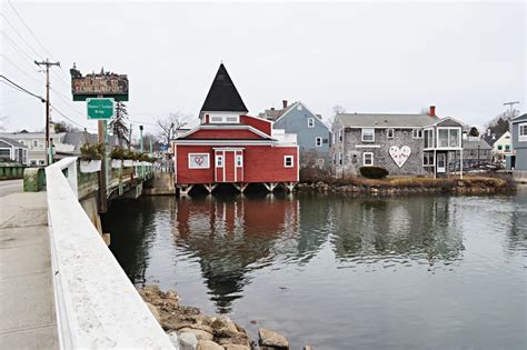 Kennebunkport Maine In Winter Paint The Town Red New England Today