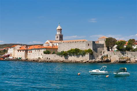 Ferienwohnungen ferienhäuser gästezimmer hotels ferienanlagen campingplätze. Goldene Insel Krk in Kroatien ☀️ | Urlaubsguru