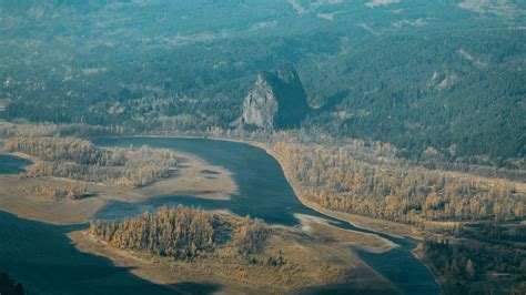 Download Wallpaper 2048x1152 River Mountains Aerial View
