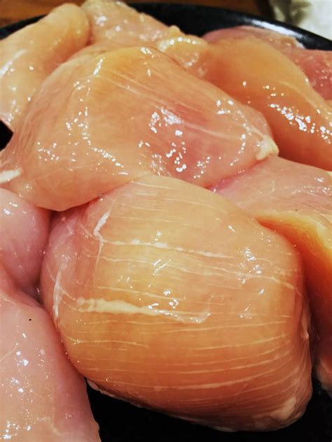 How can you really tell if your chicken's gone bad? Why you should check your raw chicken for white stripes ...
