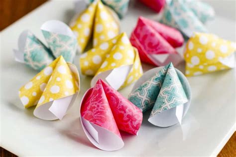 How To Make Paper Fortune Cookies These Cute Diy Paper Fortune