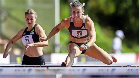 It was doubtful whether visser would make it to the olympics, because in her first outdoor competition in the olympic season she suffered a hamstring injury, which kept her sidelined for six weeks. Nadine Visser wint ook 100 meter horden in Leverkusen ...