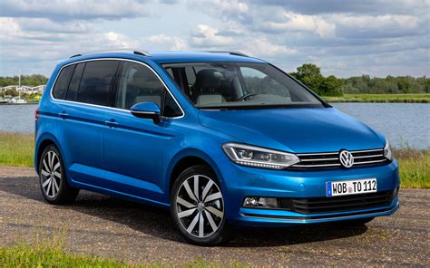Volkswagen Touran 2 2023 2024 характеристики и цена фотографии и обзор