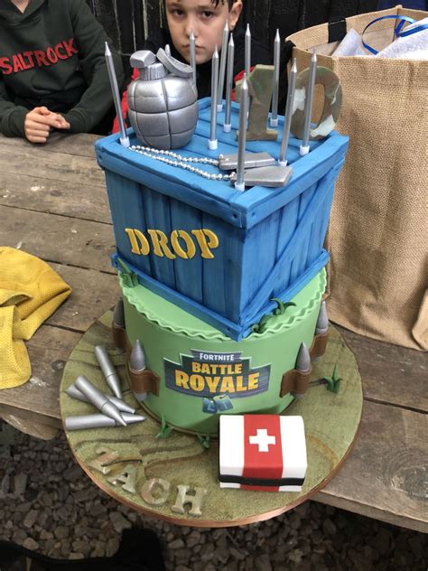 Fortnite Cake For My Sons 10th Birthday Thank You To Cake That Designs