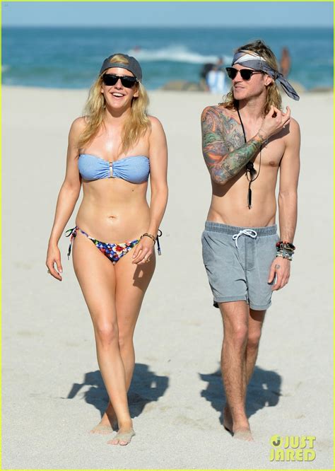 Ellie Goulding Shows Off Her Rockin Bikini Body On The Beach With
