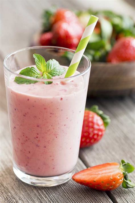 By choosing specific ingredients that help aid digestion, burn fat, decrease inflammation, and so much more, you can create a weight loss smoothie that won't have you reaching for something to eat an hour later. Effective Weight Loss Smoothie Recipes For A New Healthy Shape