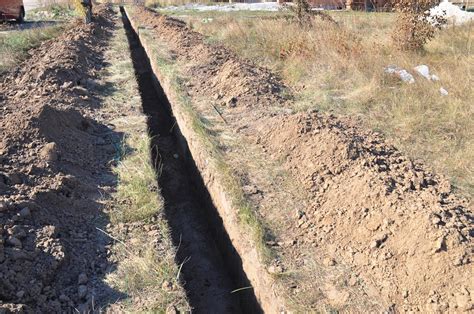 How To Dig A Trench In 4 Methodical Steps Love Backyard