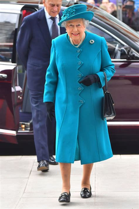 Queen Elizabeths Best Style Moments Over The Years Queen Elizabeth