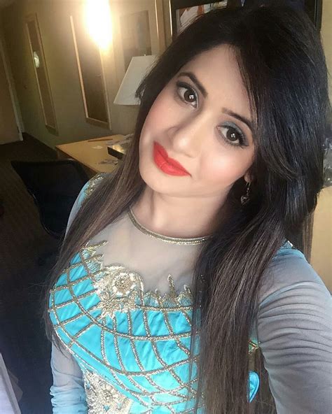 tik tok beautiful selfie girls saima danyal pakistani mujra dancer selfie photo of hot model