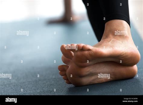 Woman Feet Up Gymnastics Hi Res Stock Photography And Images Alamy
