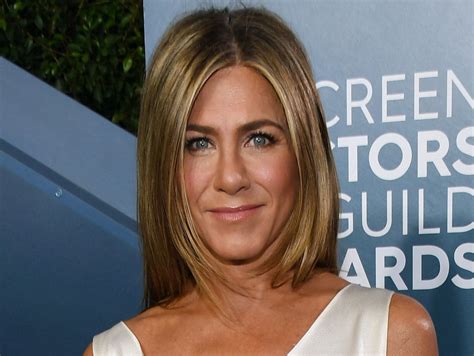 Jennifer Aniston In Bathing Suit Says Hello Sunshine — Celebwell