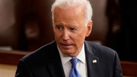 Citando la libertad religiosa un juez evita que Biden obligue a los médicos a someterse a una