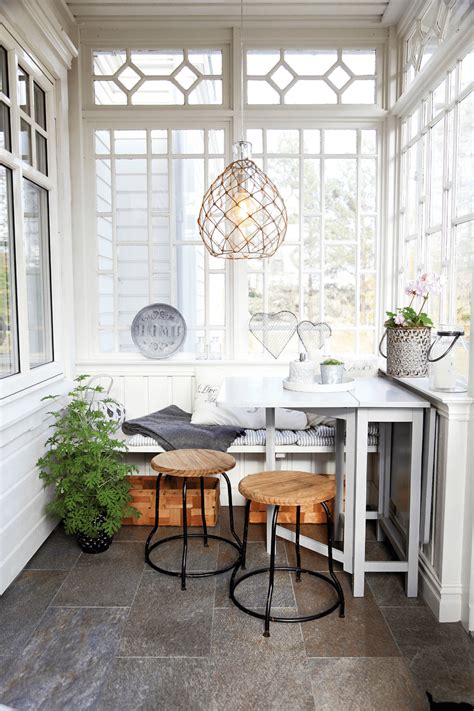 35 Charming Small Sunroom Decorating Ideas You Must Try