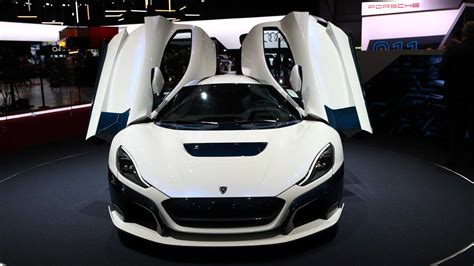 The rimac c two comes with space for two passengers, with seating provided by electrically adjustable highly bolstered sports seats. Rimac C_Two Arrives In Geneva With Attractive Livery