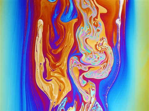 The Secret to Soap Bubbles' Iridescent Rainbows | Soap bubbles, Bubbles, Changing paint