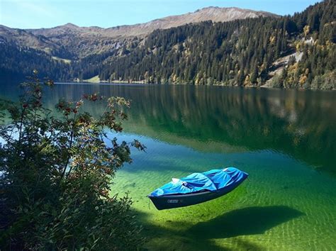 10 Pristine Clearest Lakes In The World To Mesmerize Your Eyes