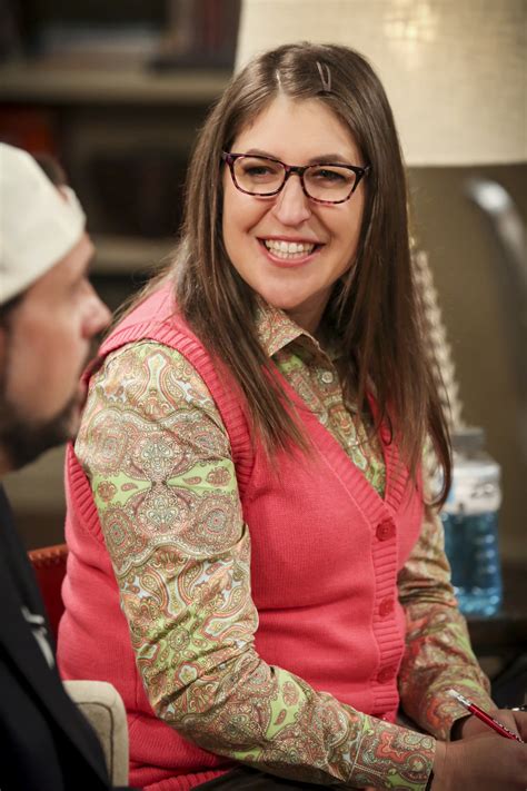 Mayim Bialik Fires Back At Fan S Comment About Her Body