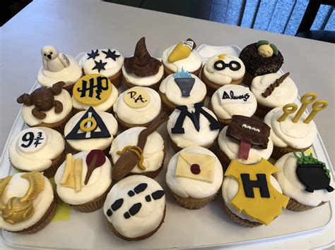 finally got to make harry potter cupcakes for a friend favorite project ever r harrypotter