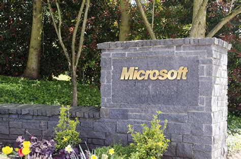 Microsoft Corporation Nasdaq Msft Trades In Red Post Guidance Update