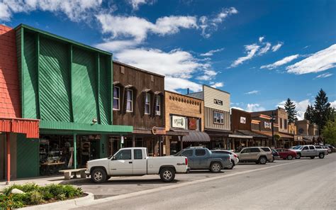 The 25 Best Small Towns In America Small Town America Small Towns