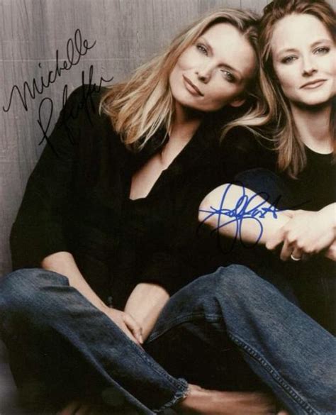 Michelle Pfeiffer And Jodie Foster Signed Picture Frisuren