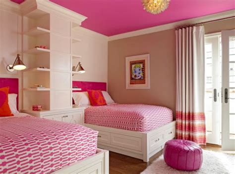 Crafting the perfect girl's bedroom is all about choosing the right layout, furniture, and color palette. Space-efficient and chic shared girls' bedroom design ideas