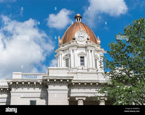 The Lee County Mississippi Courthouse Stock Photo Alamy