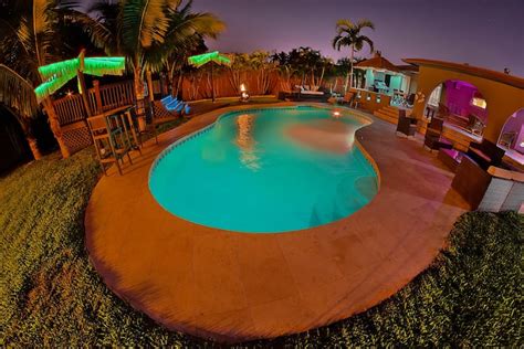 Decadent Oasis Hot Tub Pool And Billiards Houses For Rent In