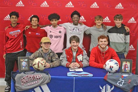 Warren Central soccer player Tyler Godshaw signs with Southwest