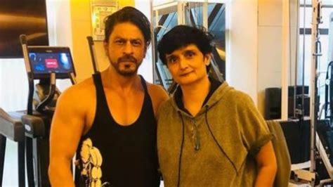 Shah Rukh Khan Displays Pathaan Hotness In This Unseen Muscular Pic From Gym Fans Go Crazy