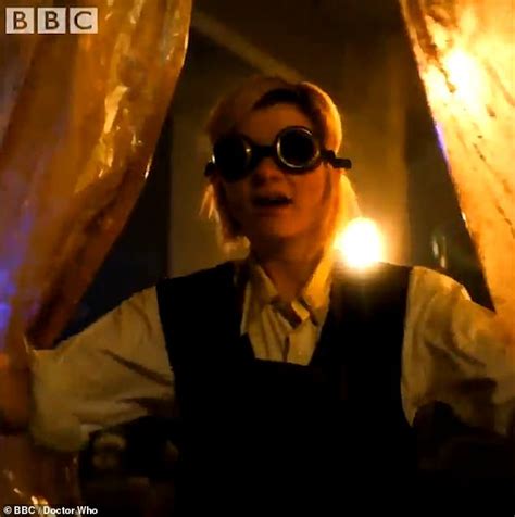 Doctor Who Trailer Fans Go Wild As Jodie Whittakers Debut Is Tease Daily Mail Online