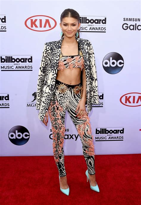 Zendaya Flaunts Abs In A Bralet At The 2015 Billboard Music Awards
