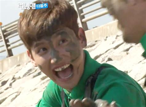This episode, every member is given a superpower used to eliminate the others. "My Life isn't That Simple": Running Man's FUNNY Face!