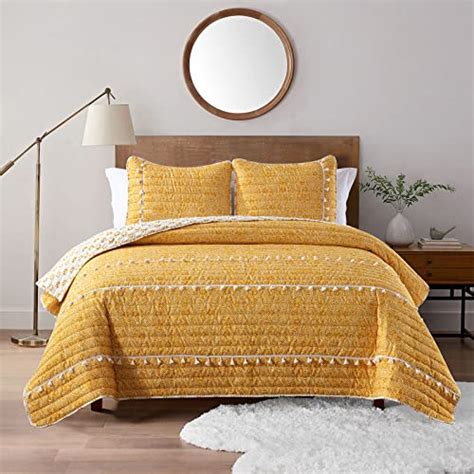 Best Yellow Bedspreads For A King Sized Bed