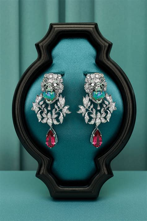 Gucci Unveils Its First Fine Jewelry Collection Vogue France