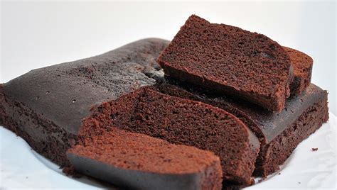 If making a layer cake, please double the recipe. Eggless Moist Chocolate Cake Simple | Koleksi Resepi Emak