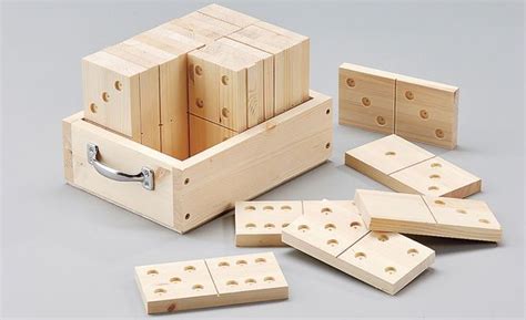 Holzspielzeug für kinder selber bauen, flugzeug es ist so einfach.wie jeden montag, diesen montag ein neues projekt aus meiner werkstatt.diesmal machte ich e. Holz-Dominosteine | Holzspielzeug selber bauen, Holzspiele ...