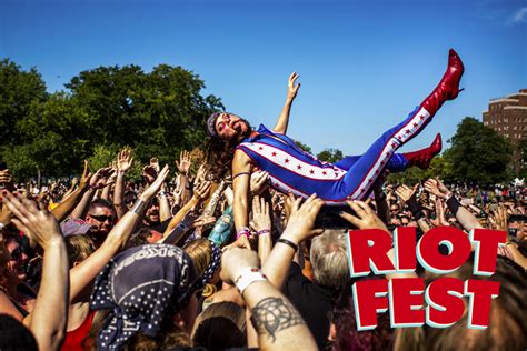 A First Timer S Guide To Surviving Riot Fest In Chicago