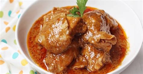 Isian rendang sebenarnya bisa bervariasi, seperti daging, telur, tempe, ayam, dan campuran daging dan kentang kecil yang. 5 Resep Rendang Ayam Minang, Nomor 3 Enak Dipanggang ...