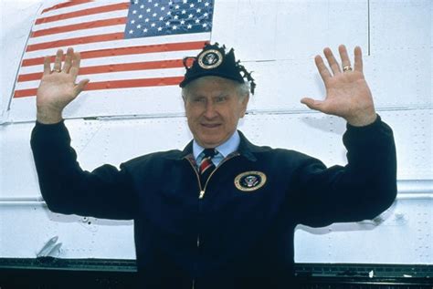 Lloyd Bridges As President Thomas Tug Benson In HOT SHOTS PART DEUX