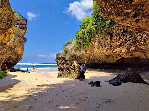 Suluban Beach Blue Point Beach Guide And Activities Idetrips