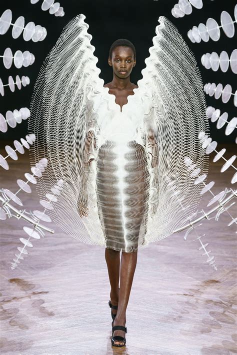 The 7 Most Rave Worthy Designs From Iris Van Herpen Couture Show