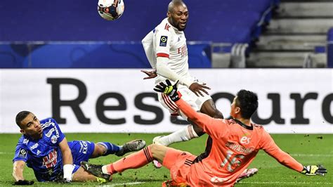 Ligue 1 Revivez La Victoire De Lyon Face à Strasbourg