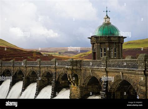 Craig Goch Dam Overflow Elan Valley Powys Wales Stock Photo Alamy