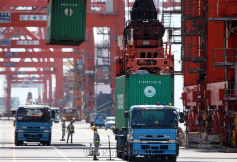 Japan Exports Fall On Global Slowdown 프린트화면