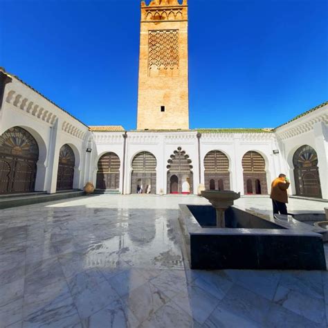 Cour De La Grande Mosquée De Tlemcen Algérie ساحة المسجد الكبير