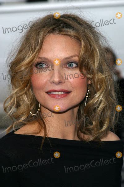 Photos And Pictures Michelle Pfeiffer At The Premiere Of Dreamworks