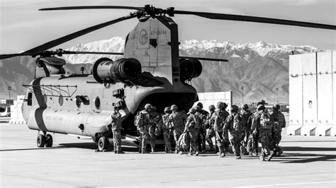 Spectacular Images Of The Boeing Ch 47 Chinook Helicopter Military